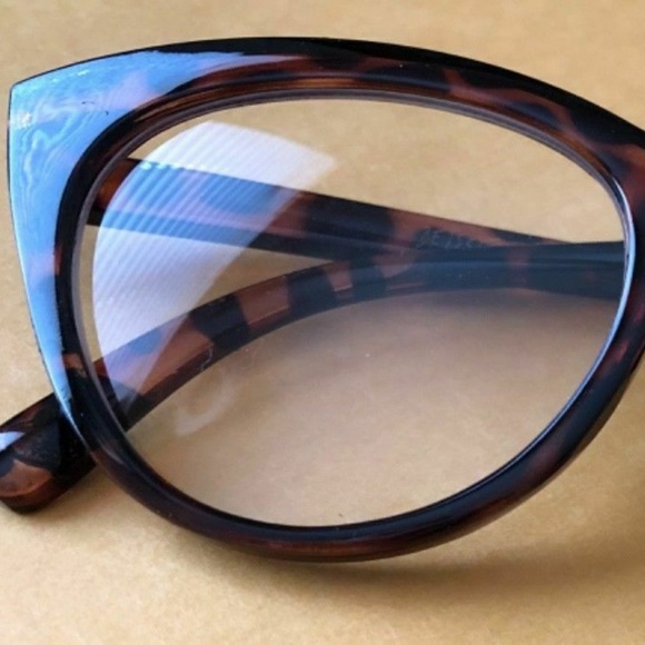 Betsey Johnson +2.50 TORTOISE Large ROUND Readers - Picture 3 of 5